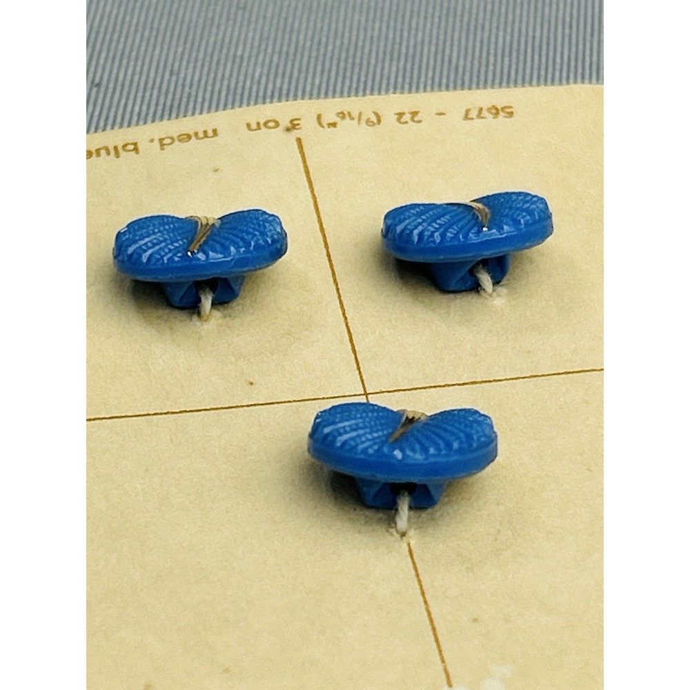Cornflower Blue & Gold Plastic Le Chic Buttons NEW On Card Set Of 3 - Picture 6 of 8